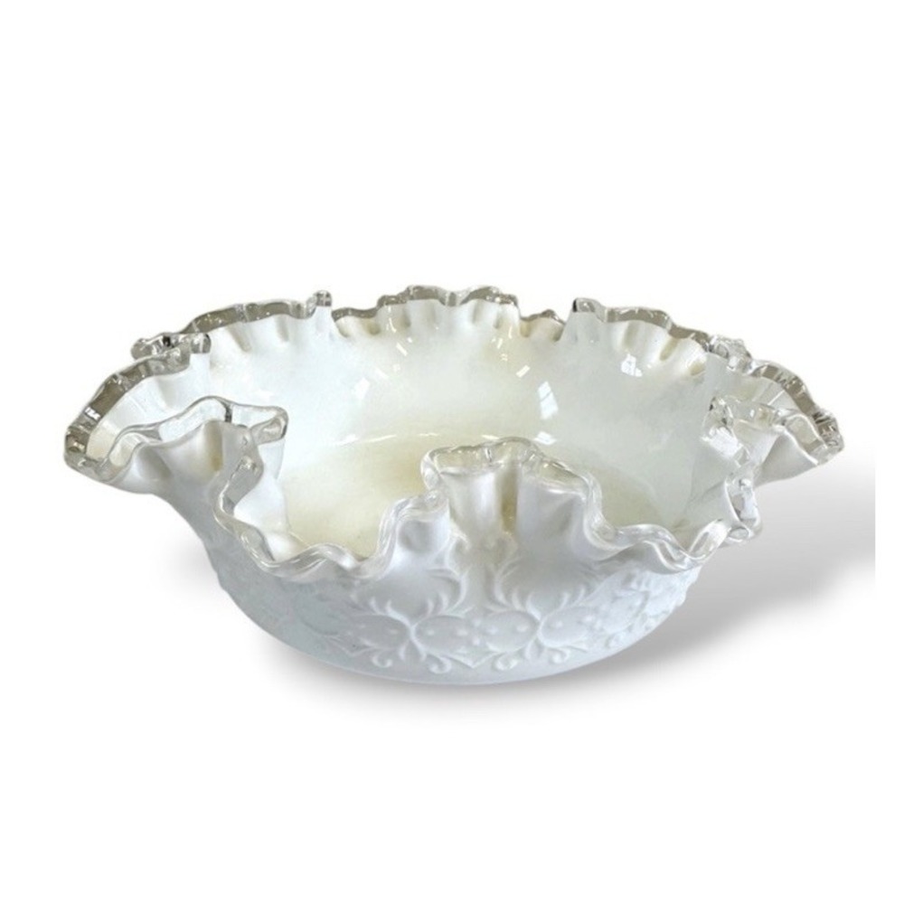 Fenton SILVER CREST Ruffled Edge White Milk Glass SPANISH LACE Fruit Bowl 9.5"